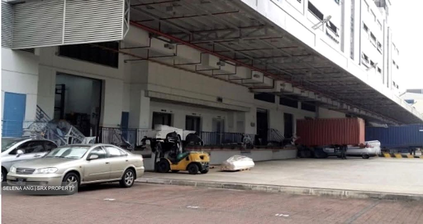 Pandan Crescent (D5), Factory #611009851